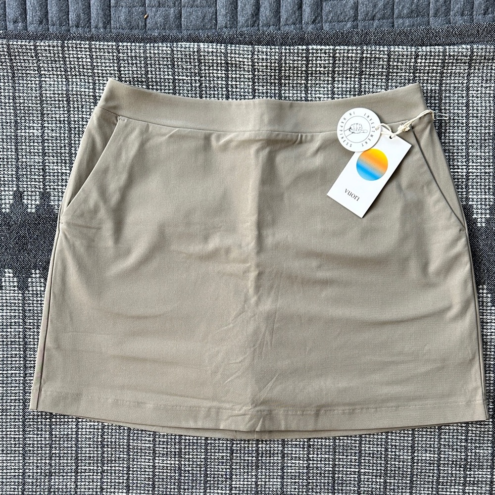 Vuori Women’s Meta Skirt. NWT. Size M. Never worn.